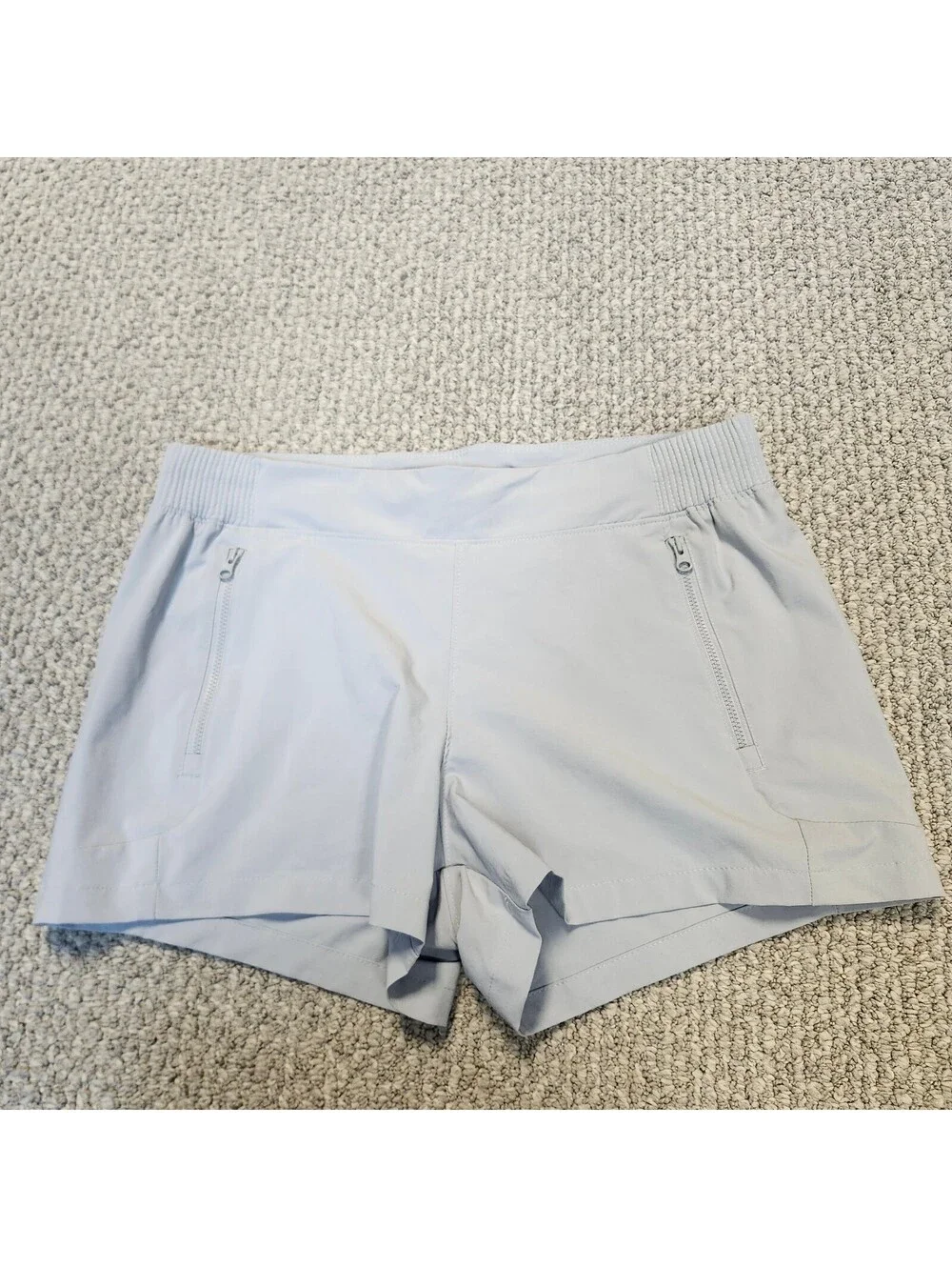 Columbia Women's Light Gray Athletic Shorts Size Medium